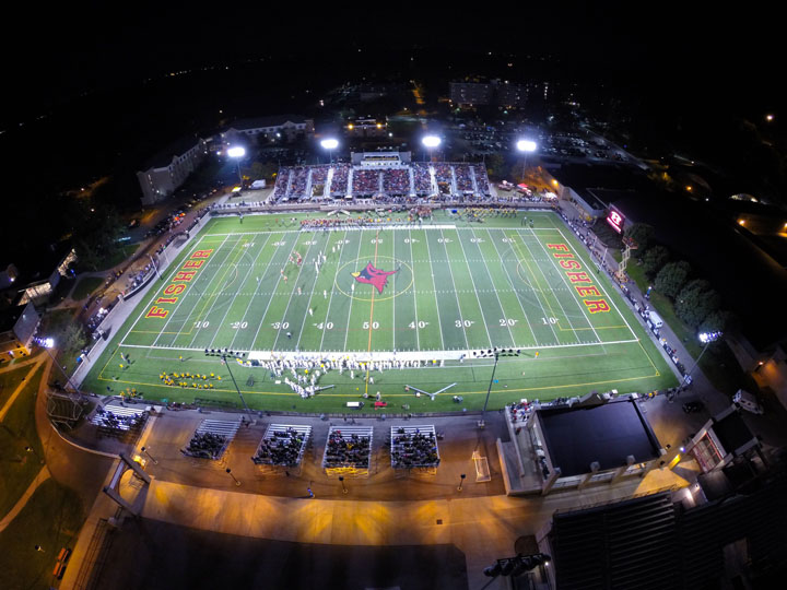 Growney Stadium allows for all-season and night-time play for intramural activities, in addition to JAV目录's intercollegiate teams.